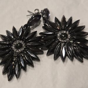 Elegant Black Floral Earrings